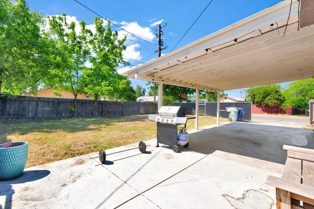 4104 E Madison Avenue, Fresno, CA 93702