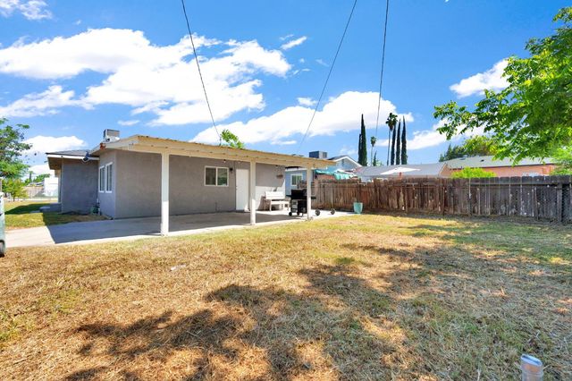 4104 E Madison Avenue, Fresno, CA 93702