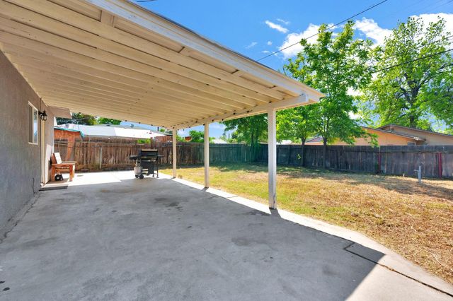 4104 E Madison Avenue, Fresno, CA 93702