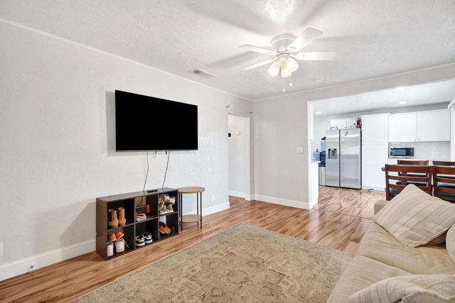 4104 E Madison Avenue, Fresno, CA 93702