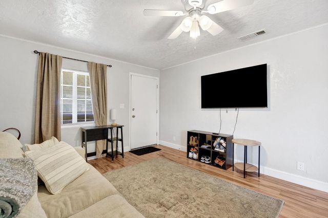 4104 E Madison Avenue, Fresno, CA 93702