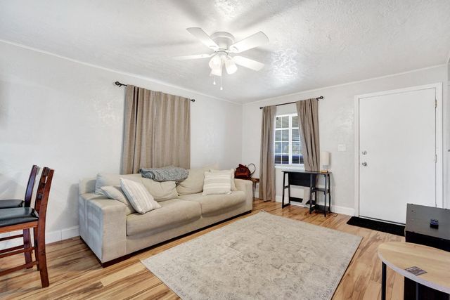 4104 E Madison Avenue, Fresno, CA 93702