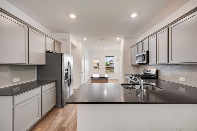 2926 S Griffin Lane, Forney, TX 75126