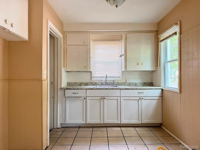 19727 Bentler Street, Detroit, MI 48219