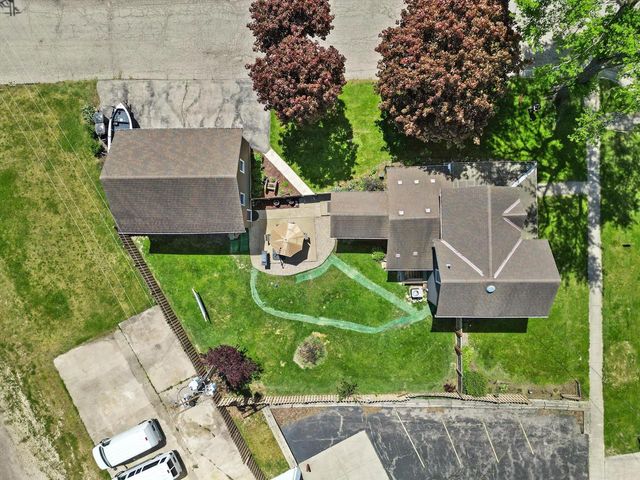 520 Freeman STREET, Genoa City, WI 53128
