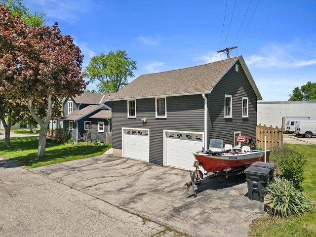 520 Freeman STREET, Genoa City, WI 53128
