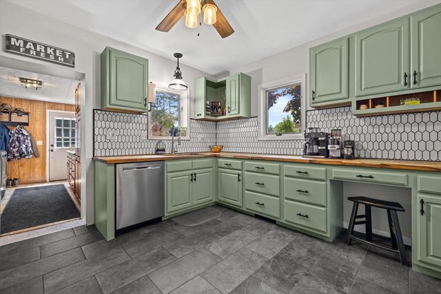520 Freeman STREET, Genoa City, WI 53128