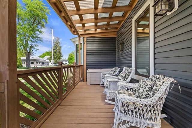 520 Freeman STREET, Genoa City, WI 53128