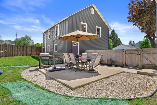 520 Freeman STREET, Genoa City, WI 53128