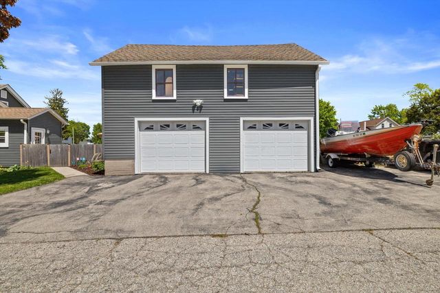 520 Freeman STREET, Genoa City, WI 53128