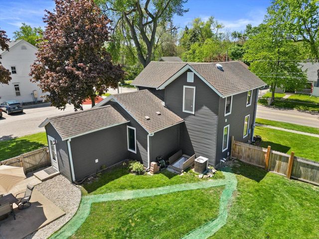520 Freeman STREET, Genoa City, WI 53128
