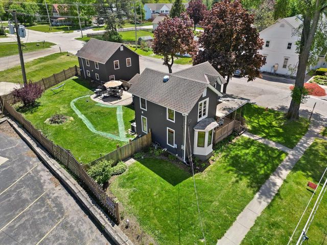 520 Freeman STREET, Genoa City, WI 53128