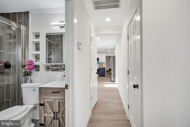 2 PRIMROSE LN, Levittown, PA 19054