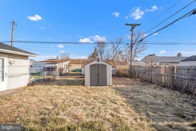 2 PRIMROSE LN, Levittown, PA 19054