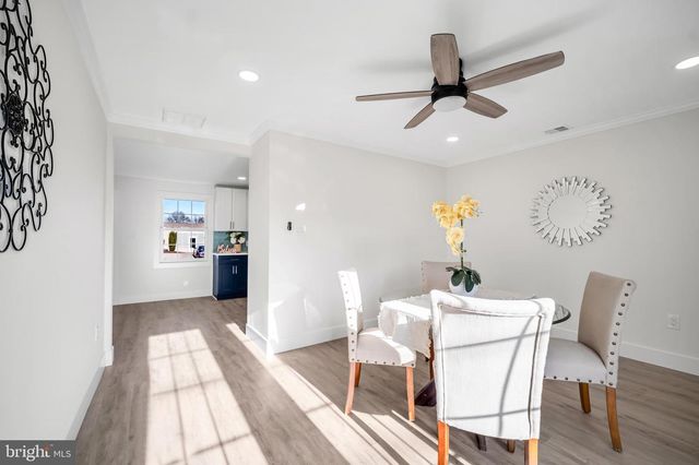 2 PRIMROSE LN, Levittown, PA 19054