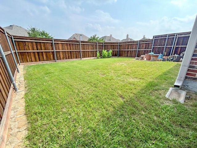 2286 Magic Mantle Drive, Lewisville, TX 75056