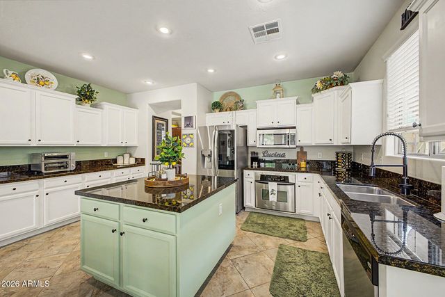3320 S SUNLAND Drive, Chandler, AZ 85248
