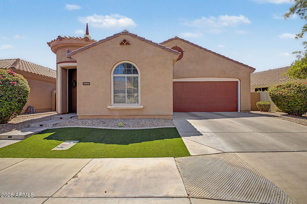 3320 S SUNLAND Drive, Chandler, AZ 85248