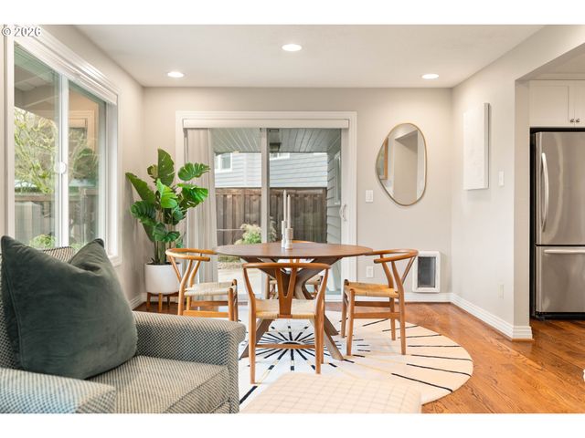 2125 Sw WARWICK Ave, Portland, OR 97225