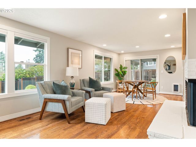 2125 Sw WARWICK Ave, Portland, OR 97225