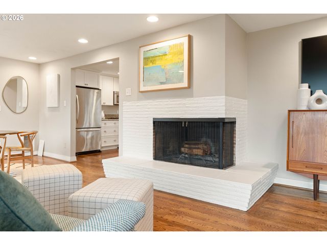 2125 Sw WARWICK Ave, Portland, OR 97225