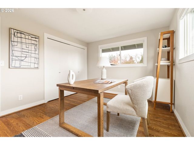 2125 Sw WARWICK Ave, Portland, OR 97225