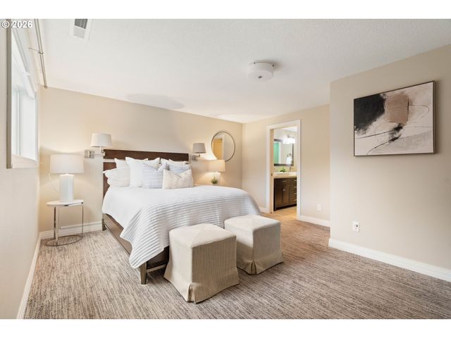 2125 Sw WARWICK Ave, Portland, OR 97225