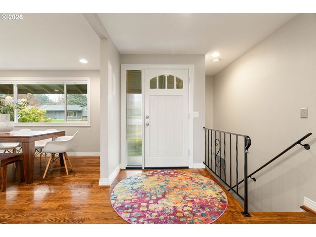 2125 Sw WARWICK Ave, Portland, OR 97225