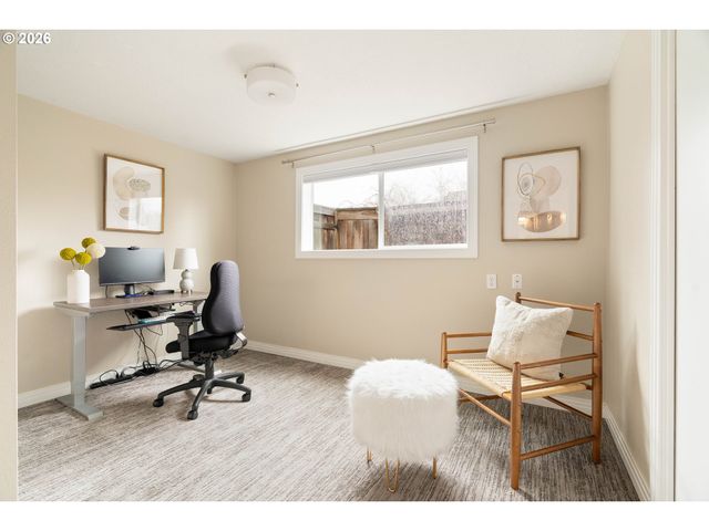 2125 Sw WARWICK Ave, Portland, OR 97225