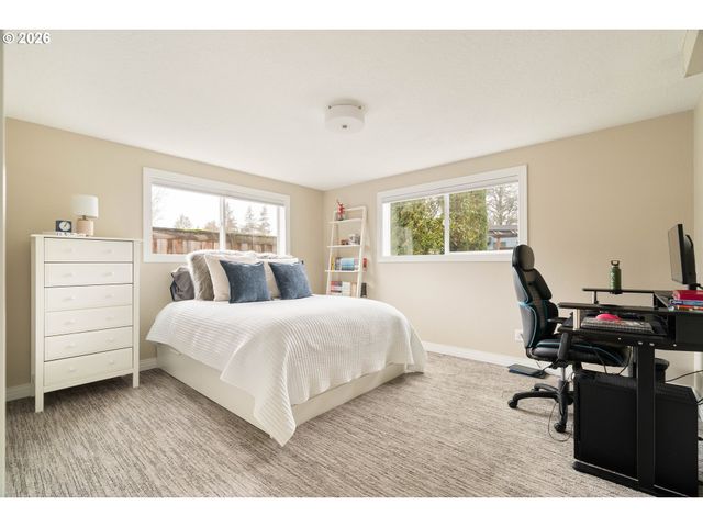 2125 Sw WARWICK Ave, Portland, OR 97225