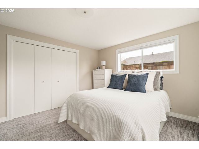 2125 Sw WARWICK Ave, Portland, OR 97225