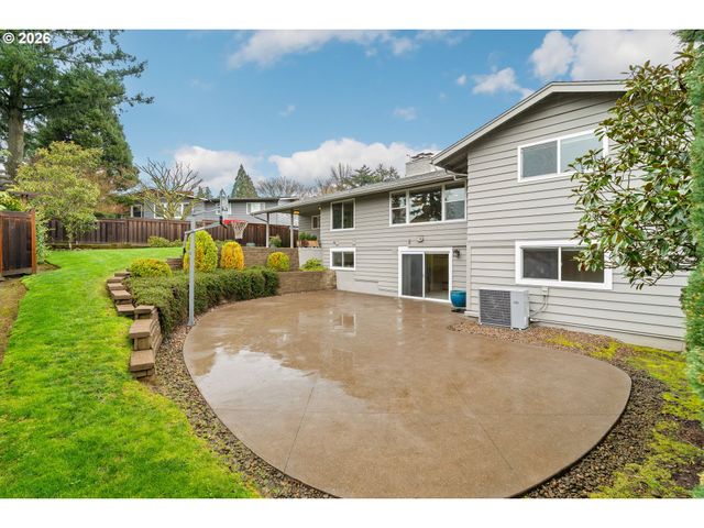 2125 Sw WARWICK Ave, Portland, OR 97225