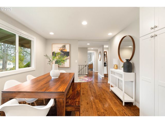 2125 Sw WARWICK Ave, Portland, OR 97225