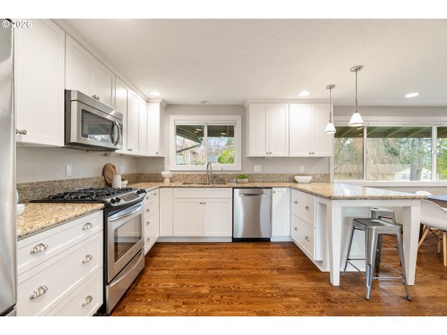 2125 Sw WARWICK Ave, Portland, OR 97225