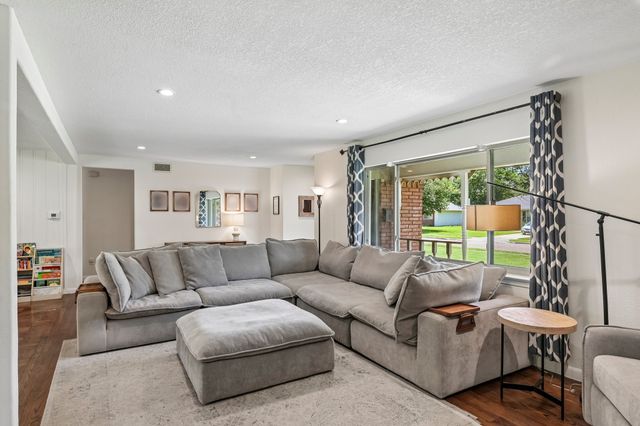 517 Shirley Court, Richardson, TX 75081
