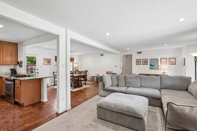517 Shirley Court, Richardson, TX 75081