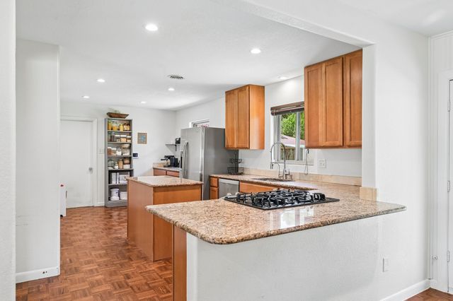 517 Shirley Court, Richardson, TX 75081