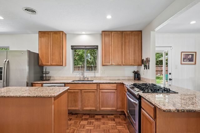 517 Shirley Court, Richardson, TX 75081