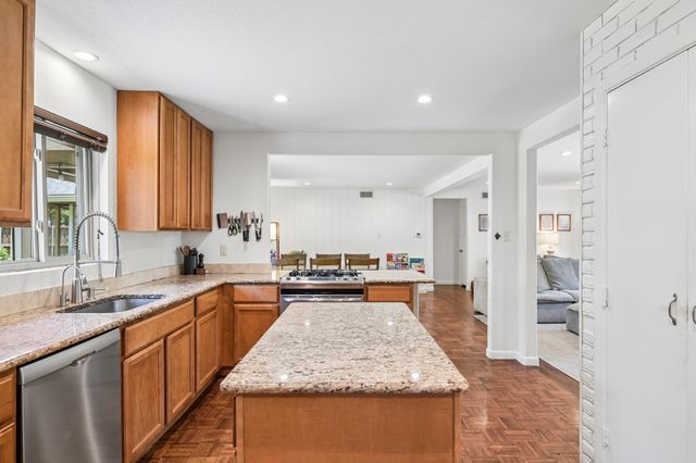 517 Shirley Court, Richardson, TX 75081