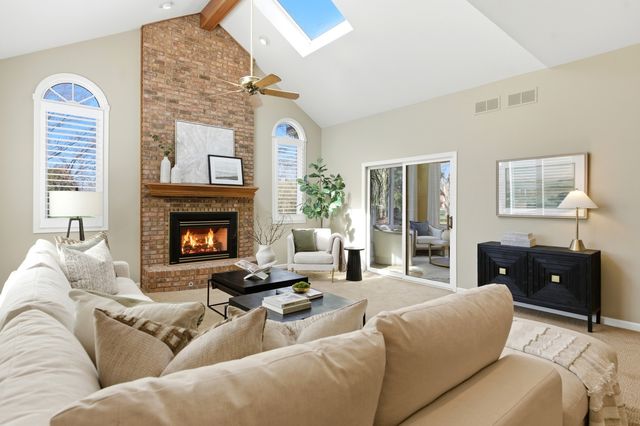 4029 Broadmoor Circle, Naperville, IL 60564