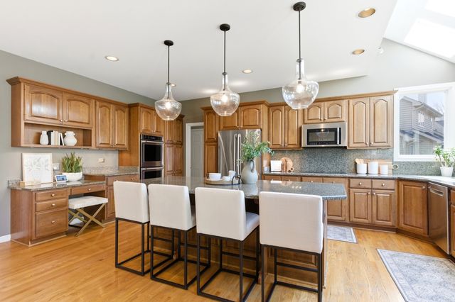 4029 Broadmoor Circle, Naperville, IL 60564