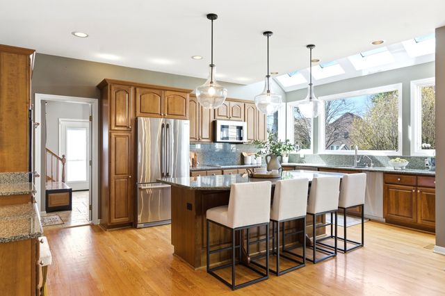 4029 Broadmoor Circle, Naperville, IL 60564