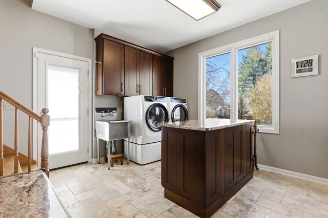 4029 Broadmoor Circle, Naperville, IL 60564