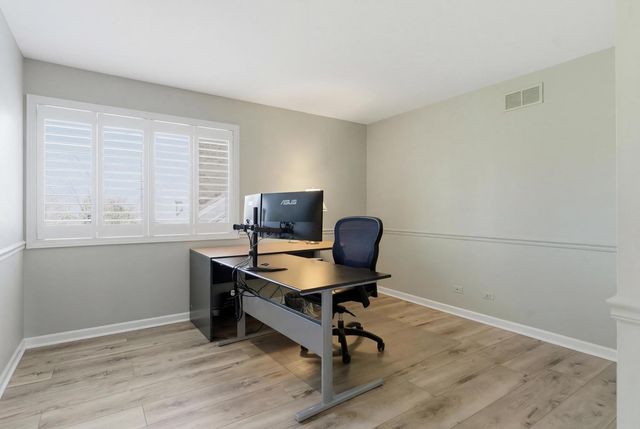 4029 Broadmoor Circle, Naperville, IL 60564