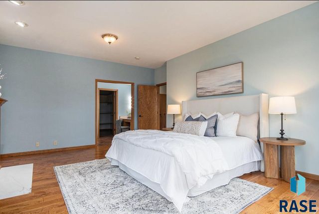 26918 Baker Park Pl Place, Sioux Falls, SD 57108