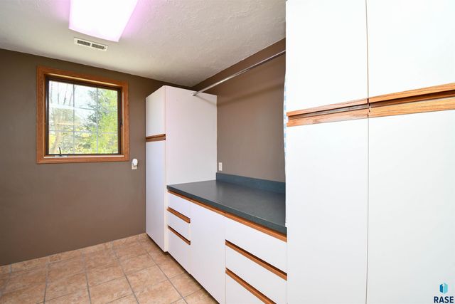 26918 Baker Park Pl Place, Sioux Falls, SD 57108