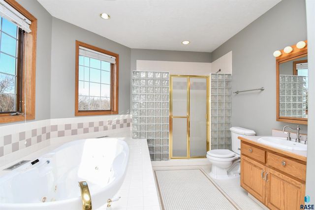 26918 Baker Park Pl Place, Sioux Falls, SD 57108