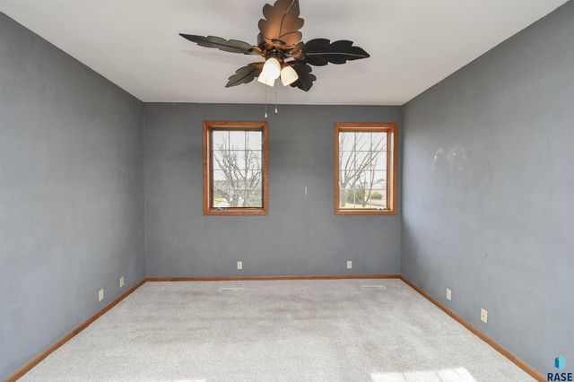 26918 Baker Park Pl Place, Sioux Falls, SD 57108