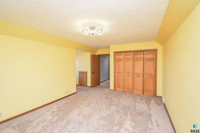 26918 Baker Park Pl Place, Sioux Falls, SD 57108