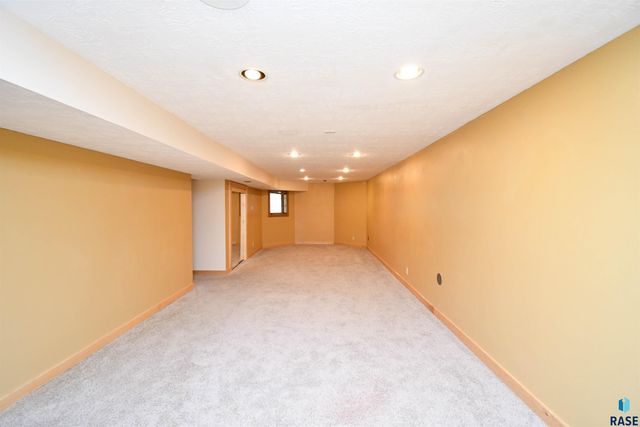 26918 Baker Park Pl Place, Sioux Falls, SD 57108